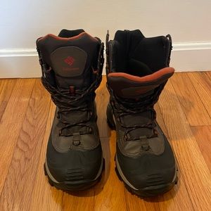 Brand new unisex Columbia snowboots